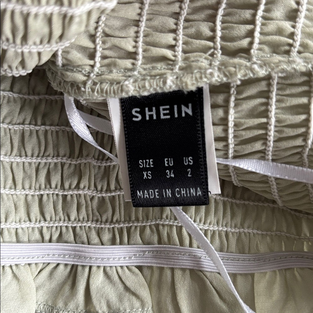 Shein Top💚 - Picture 3 of 3
